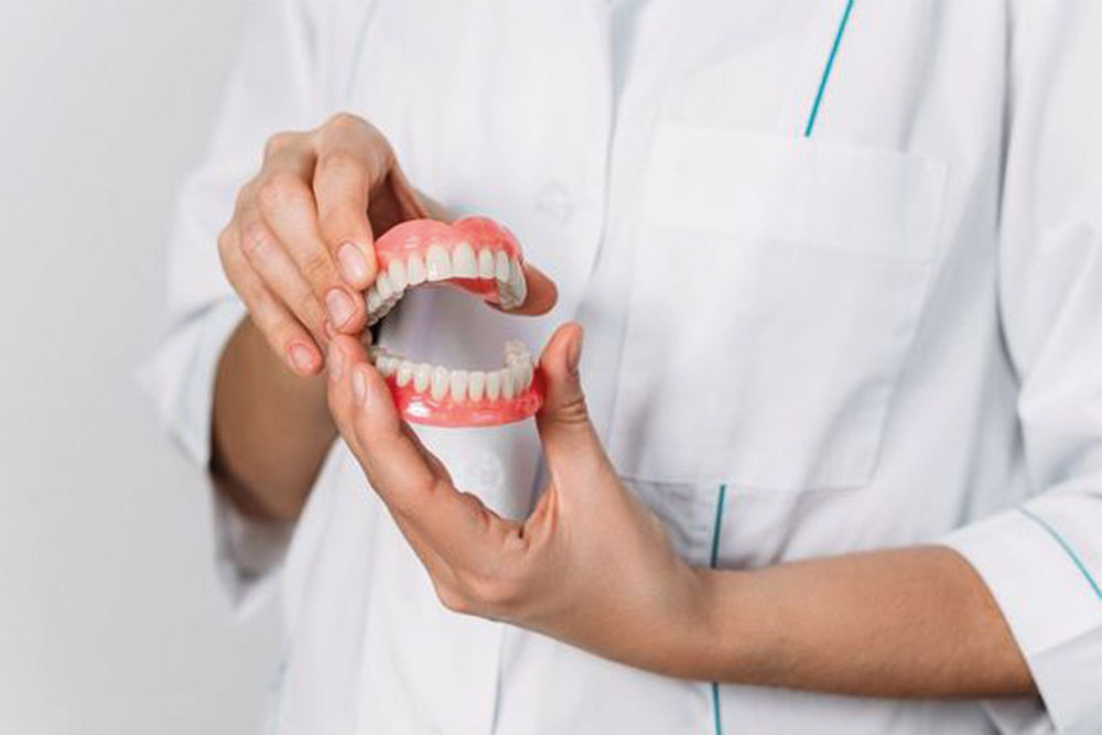 Dental Prosthetics at Anatolian Health: Restoring Function and Beauty to Your Smile